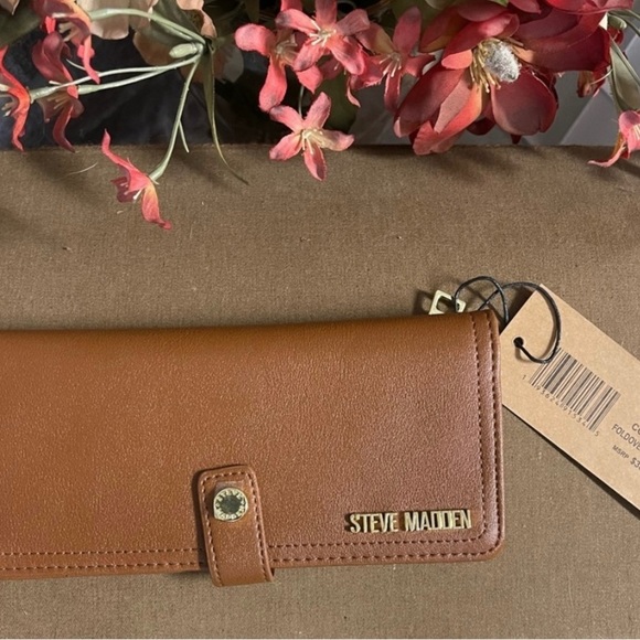STEVE Madden Wallet 💕 -> Steve Madden Wallet 💕 - Picture 1 of 5